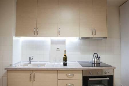 Modern Central Apartment เทสซาโลนิกิ ภายนอก รูปภาพ